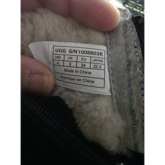 Ugg - Barley Boot - Kids - Size 4 - Suede - black - Shearling Inner Lining - Picture 9 of 9